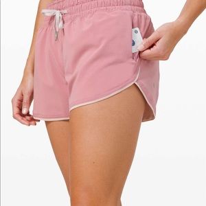Lululemon choose a side short. Size 8.